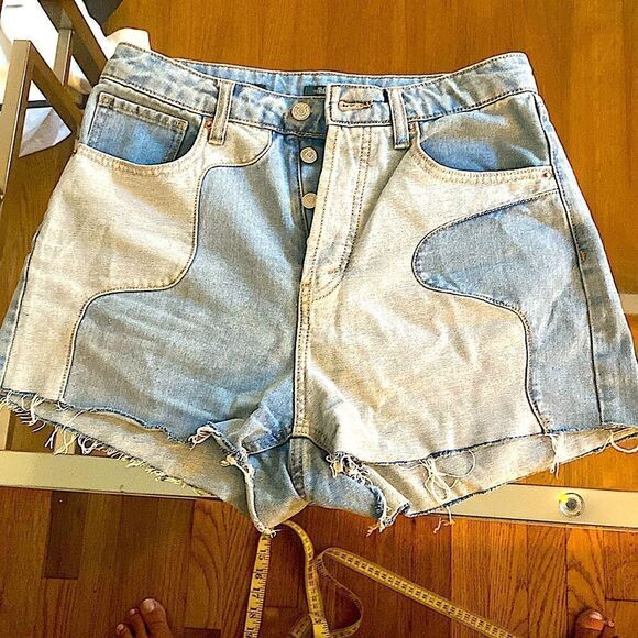 Hi rise butterfly cut off chain shorts, patchwork effect, size 6 see photos - Picture 1 of 10
